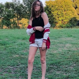 Meet your Posher, Leigh